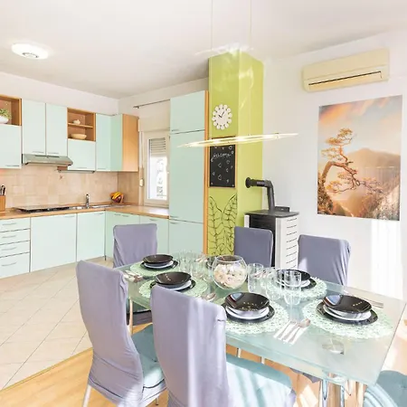 Pet Friendly In With Wifi Appartement Podstrana