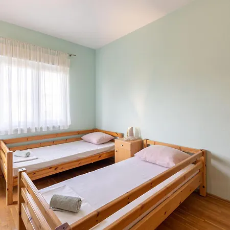 Appartement Pet Friendly In With Wifi Podstrana